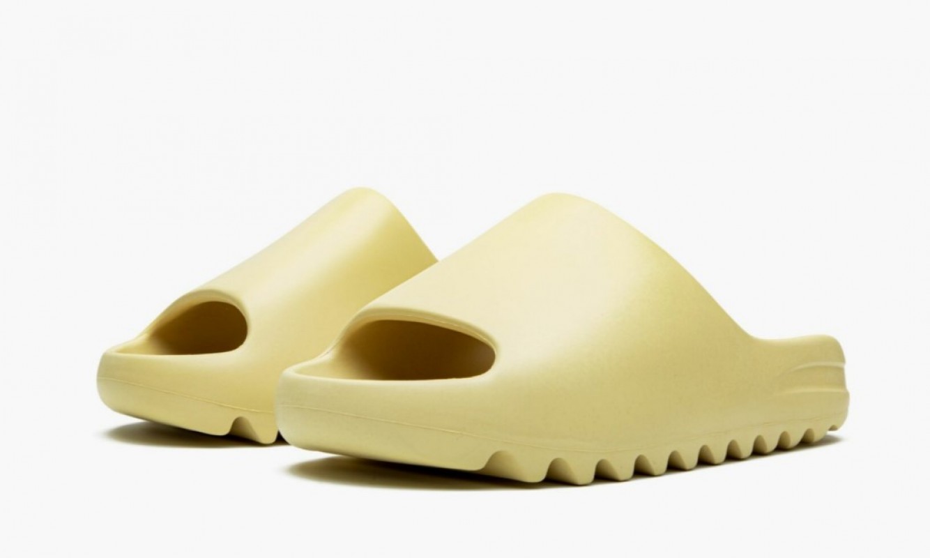 Adidas Yeezy Slide "Desert Sand"