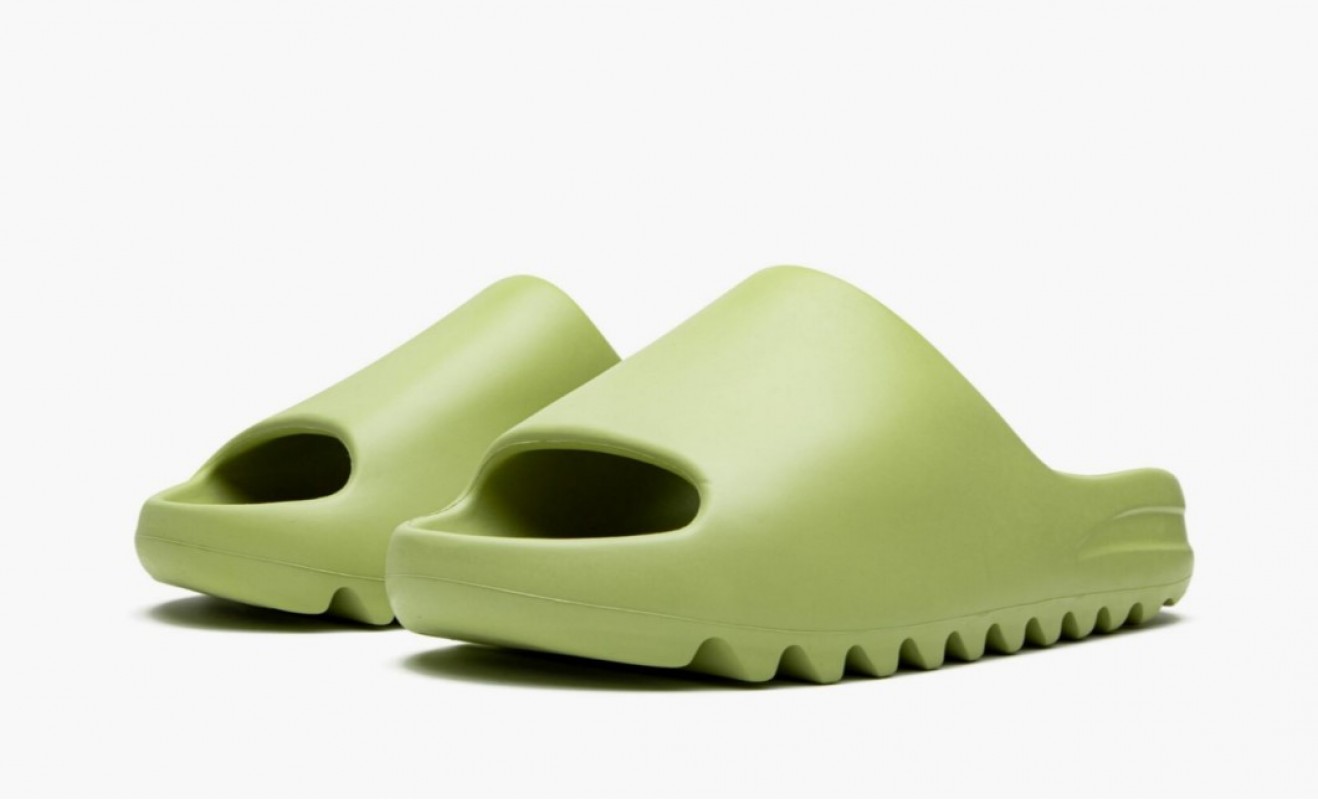 Adidas Yeezy Slide "Resin"