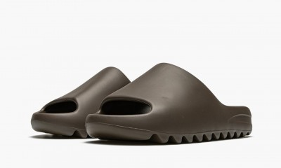 Adidas Yeezy Slide "Soot"