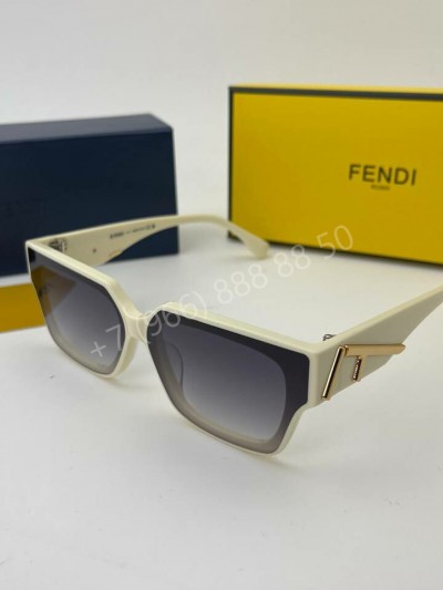 Солнцезащитные очки Fendi