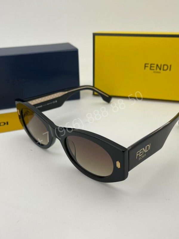 Солнцезащитные очки Fendi