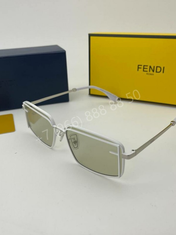 Солнцезащитные очки Fendi