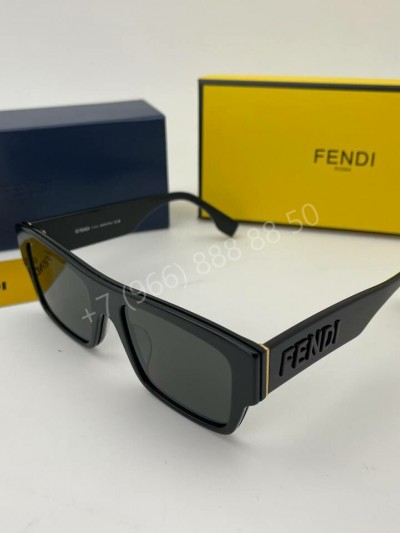 Солнцезащитные очки Fendi