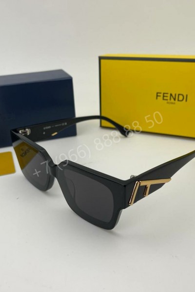 Солнцезащитные очки Fendi