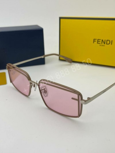 Солнцезащитные очки Fendi