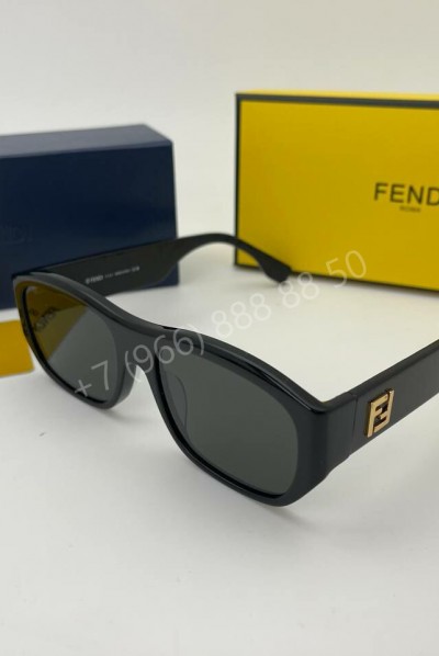 Солнцезащитные очки Fendi