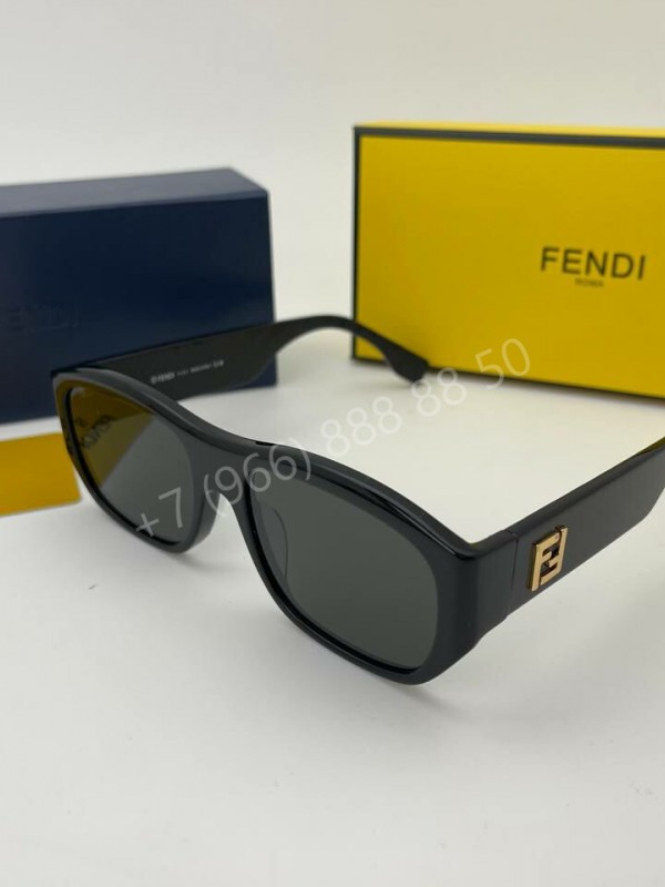 Солнцезащитные очки Fendi