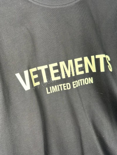 Футболка Vetements