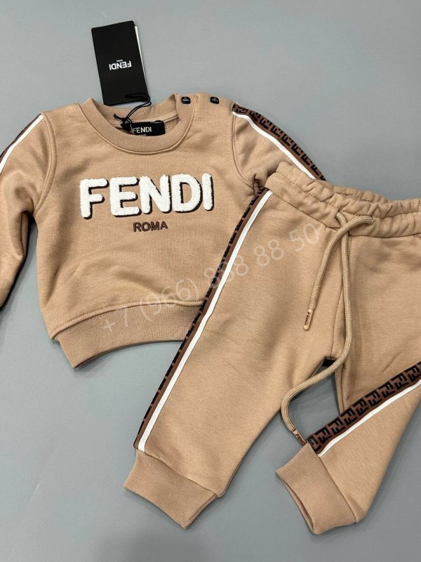 Костюм 	Fendi