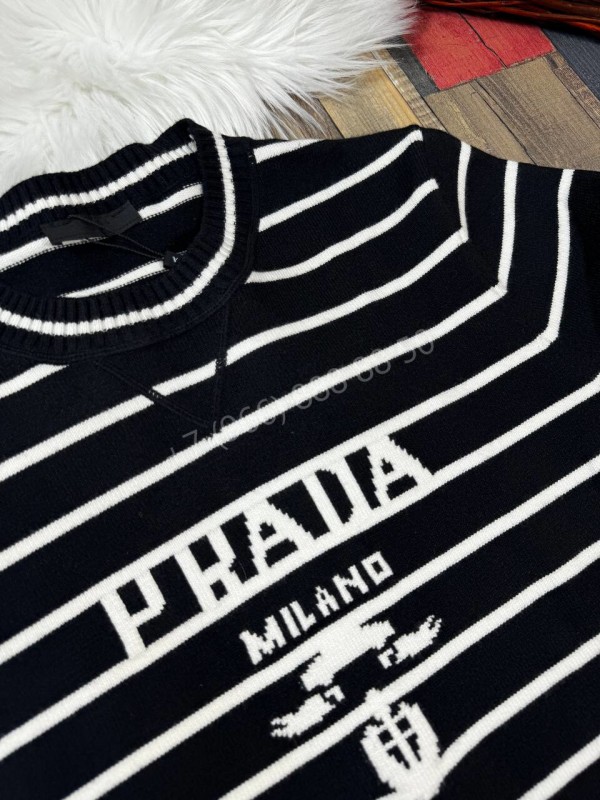 Джемпер Prada