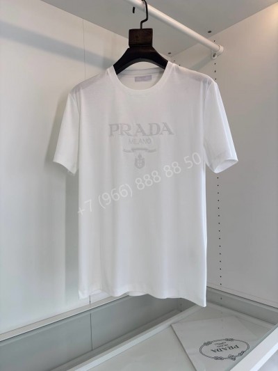 Футболка Prada