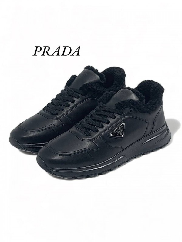 Кроссовки Prada с мехом