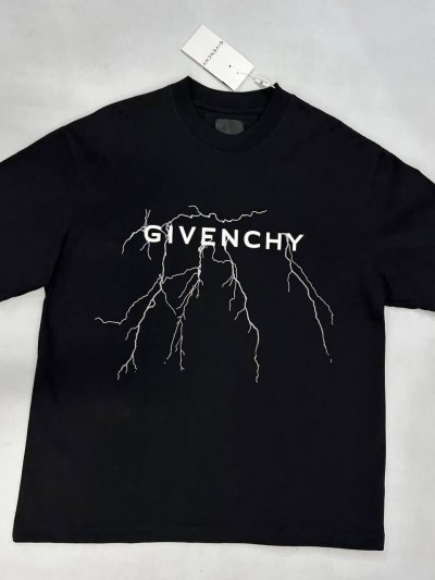 Футболка Givenchy