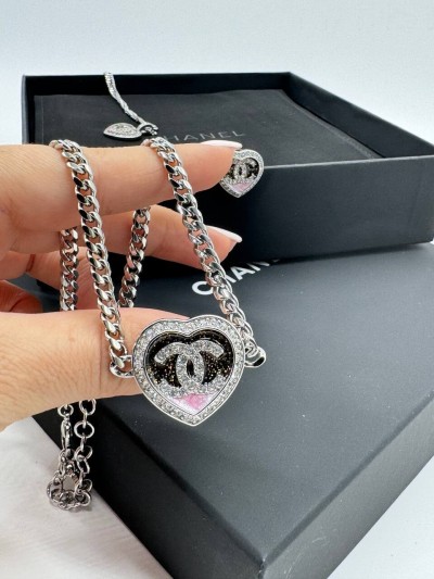 Серьги CHANEL