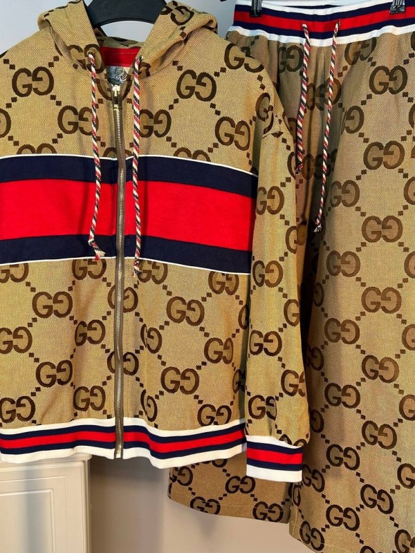 Костюм Gucci