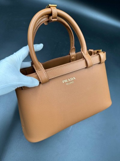 Сумка Prada