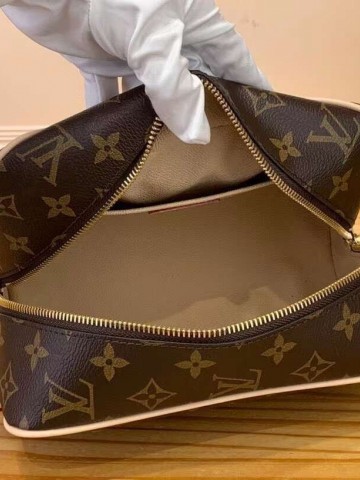 Косметичка Louis Vuitton