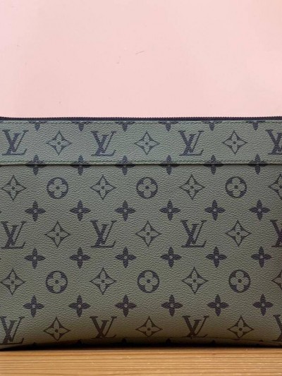 Клатч Louis Vuitton