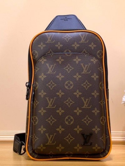 Сумка-слинг Louis Vuitton