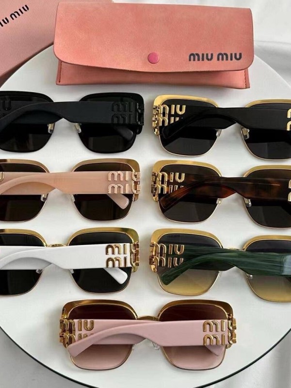 Солнцезащитные очки MIU MIU