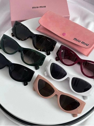 Солнцезащитные очки MIU MIU