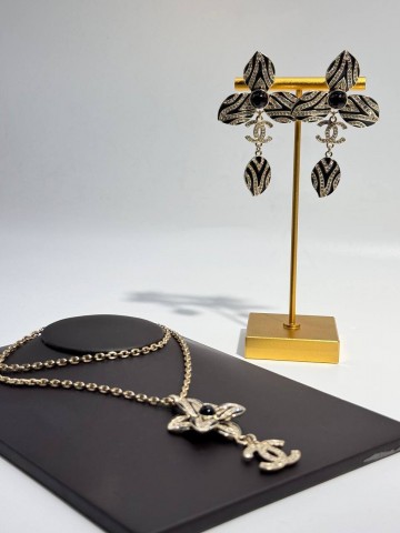 Серьги CHANEL