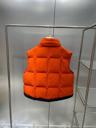 Безрукавка Moncler