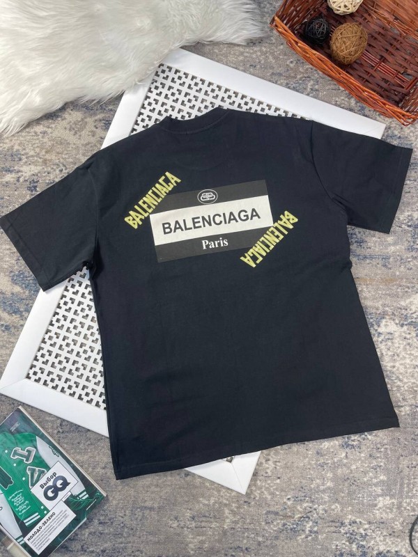 Футболка Balenciaga