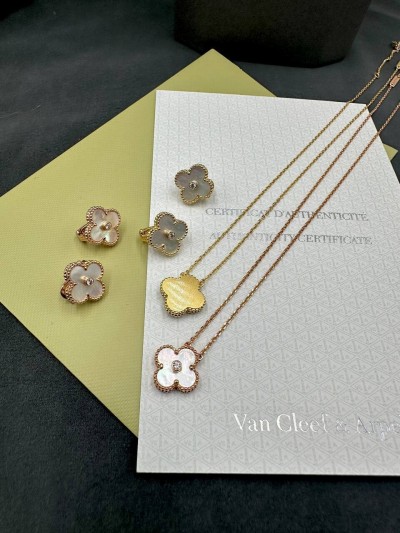 Серьги Van Cleef & Arpels