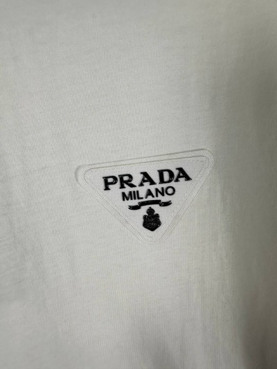 Футболка Prada