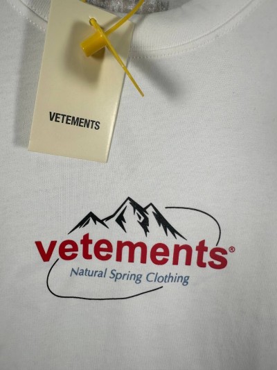 Футболка Vetements