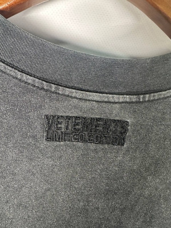 Футболка Vetements