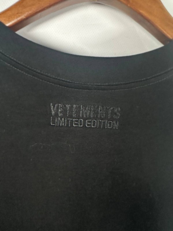 Футболка Vetements