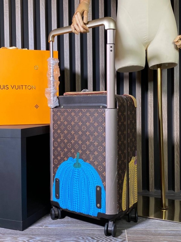 Чемодан Louis Vuitton