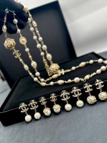 Серьги CHANEL