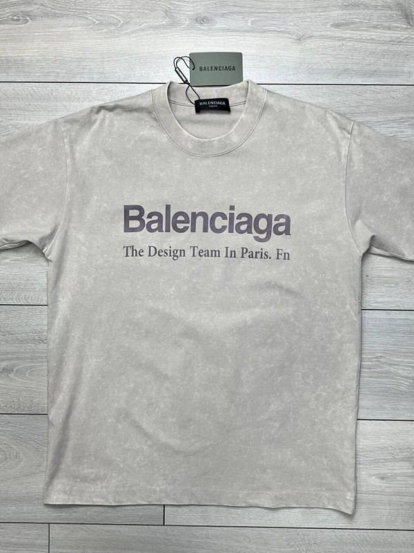 Футболка  Balenciaga