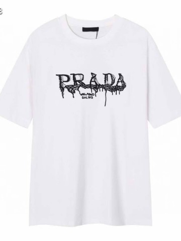 Футболка Prada