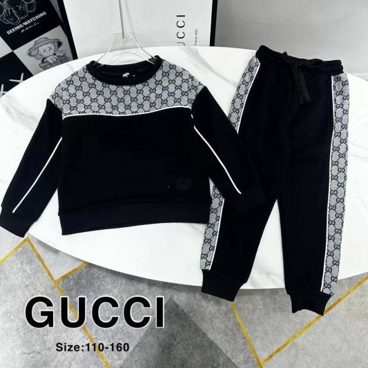 Костюм Gucci