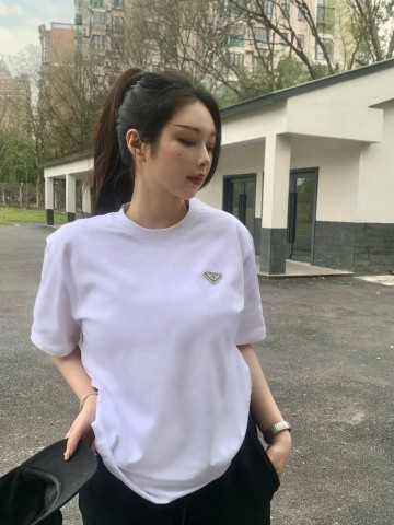 Футболка Prada