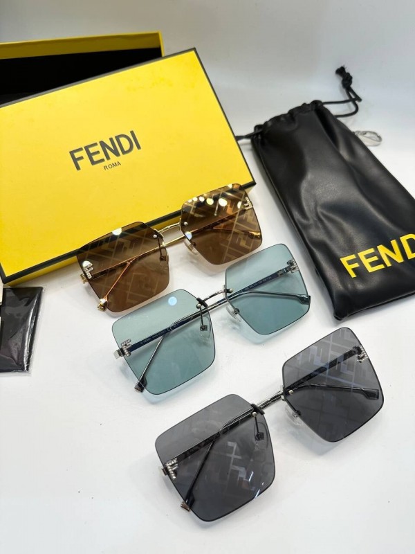 Солнцезащитные очки Fendi