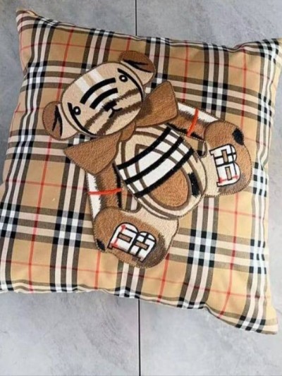 Подушка Burberry 45х45 см