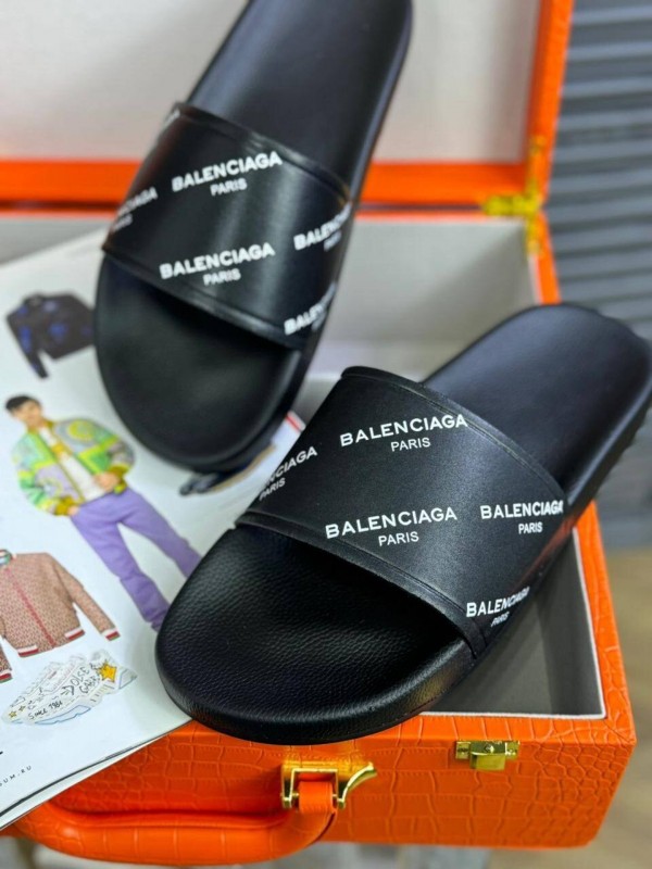 Шлёпанцы Balenciaga