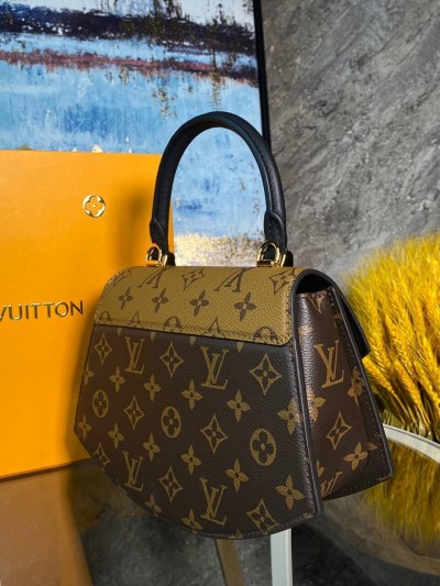 Сумка Louis Vuitton