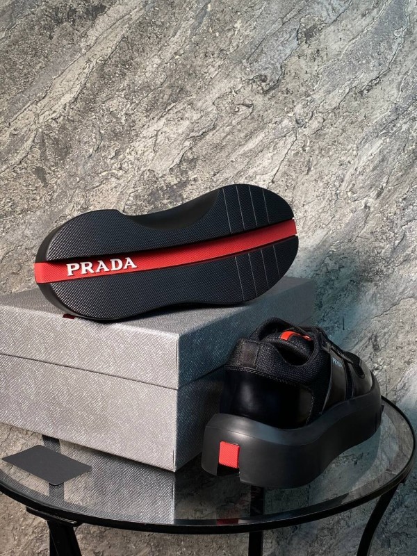 Кроссовки Prada