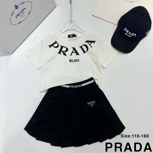 Костюм Prada