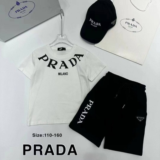 Костюм Prada