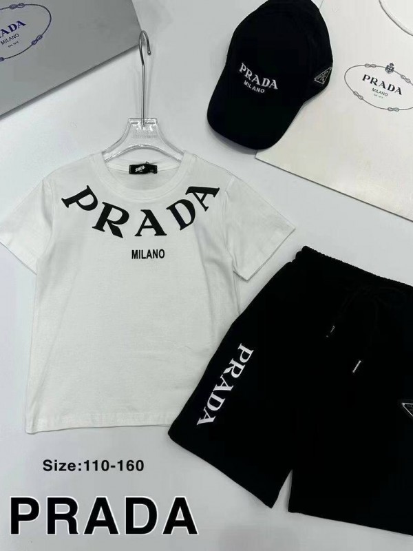 Костюм Prada