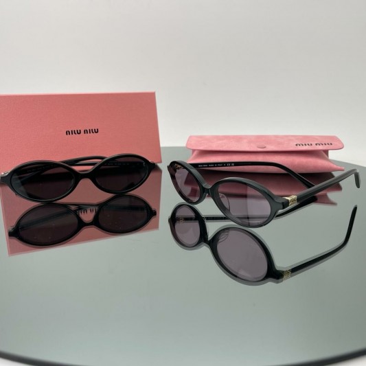 Солнцезащитные очки MIU MIU