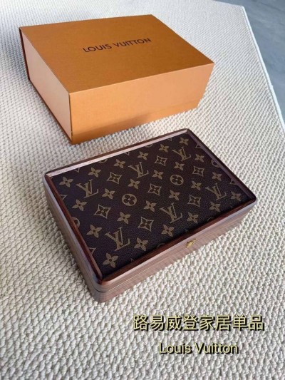 Шкатулка Louis Vuitton