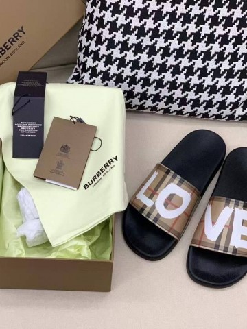 Шлепанцы Burberry